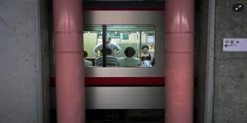 Nạn quấy rối trên tàu điện ở Nhật Bản tăng trở lại